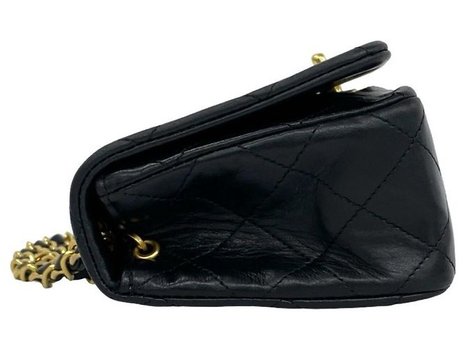 Timeless Borsa a tracolla Chanel in pelle d'agnello matelassé nera Nero - vista 5