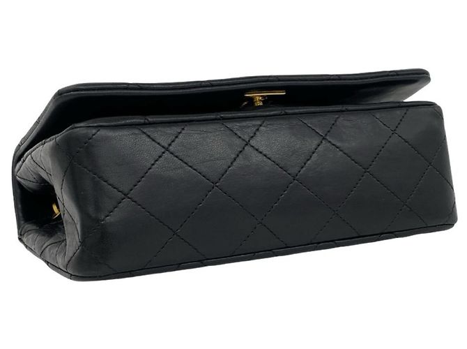 Timeless Borsa a tracolla Chanel in pelle d'agnello matelassé nera Nero - vista 7