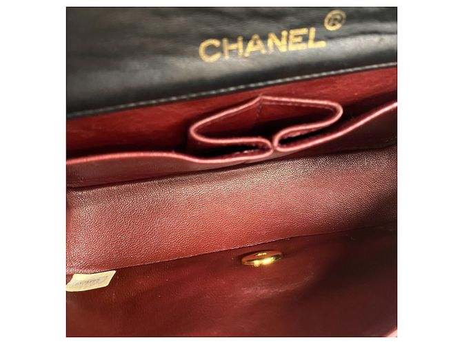 Timeless Borsa a tracolla Chanel in pelle d'agnello matelassé nera Nero - vista 9
