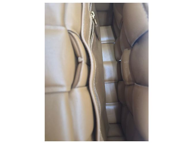 Bottega Veneta Bolsa Tiracolo Medium Cassette Acolchoada Camel Marrom - vista 16