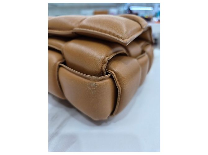 Bottega Veneta Bolsa Tiracolo Medium Cassette Acolchoada Camel Marrom - vista 17