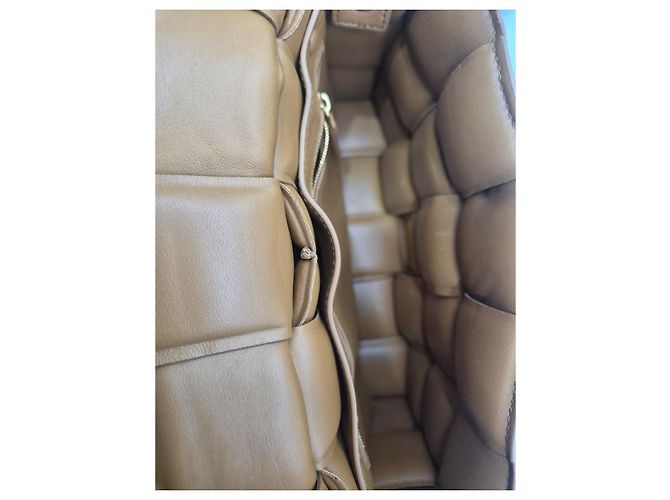 Bottega Veneta Bolsa Tiracolo Medium Cassette Acolchoada Camel Marrom - vista 8