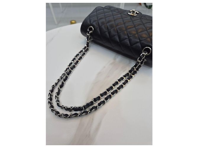 Chanel Serie di borse a tracolla Medium Silver in pelle caviar classica Nero - vista 21