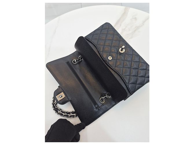 Chanel Serie di borse a tracolla Medium Silver in pelle caviar classica Nero - vista 23