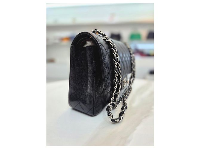 Chanel Serie di borse a tracolla Medium Silver in pelle caviar classica Nero - vista 5