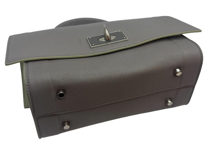 Givenchy Mini bolsa de ombro em Grey Marrom - vista 5