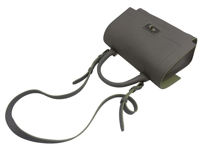 Givenchy Mini bolsa de ombro em Grey Marrom - vista 6