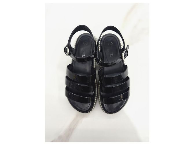 Chanel Sandalias de charol para mujer con correa de perlas Negro - vista 4