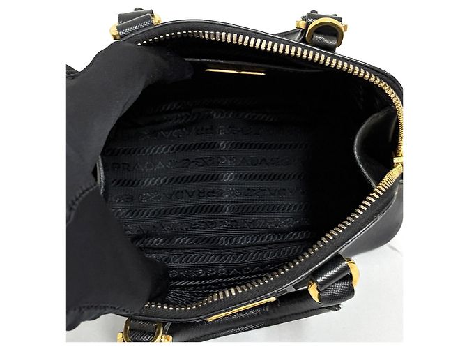 Prada Mini borsa tote a tracolla in Saffiano nera Nero - vista 11