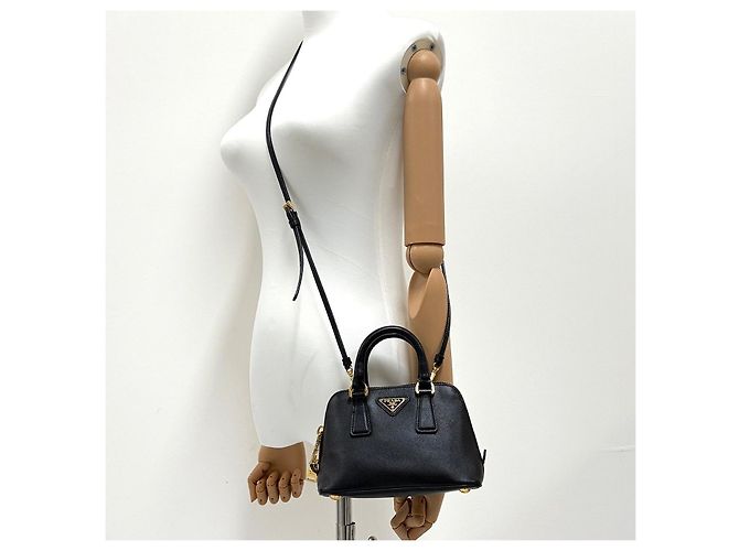 Prada Mini borsa tote a tracolla in Saffiano nera Nero - vista 3