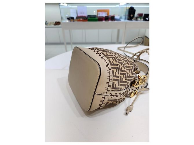 Fendi Borsa a Secchiello Montrezzo Bucket Mini a Spalla e Tracolla Marrone - vista 16