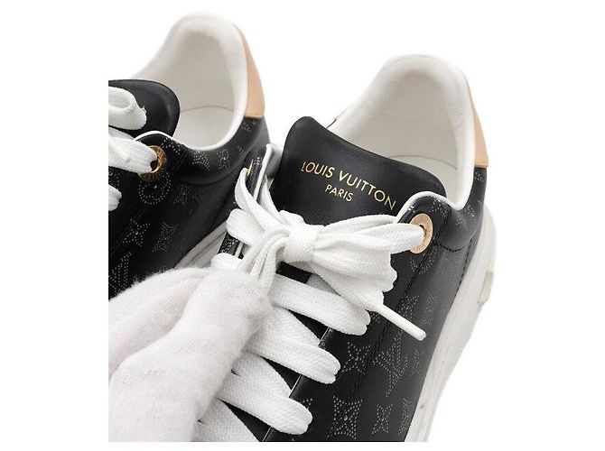 Louis Vuitton Sneakers Timeout da donna in tela Monogram nera Nero - vista 6