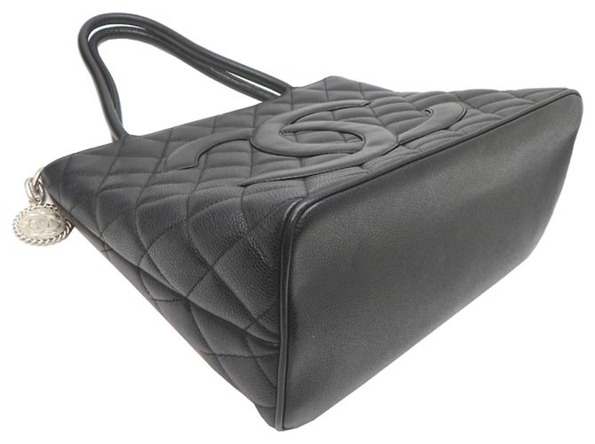 Bolso Tote Chanel Reissue Negro - vista 3