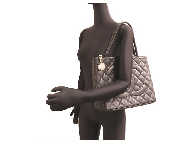Bolso Tote Chanel Reissue Negro - vista 8