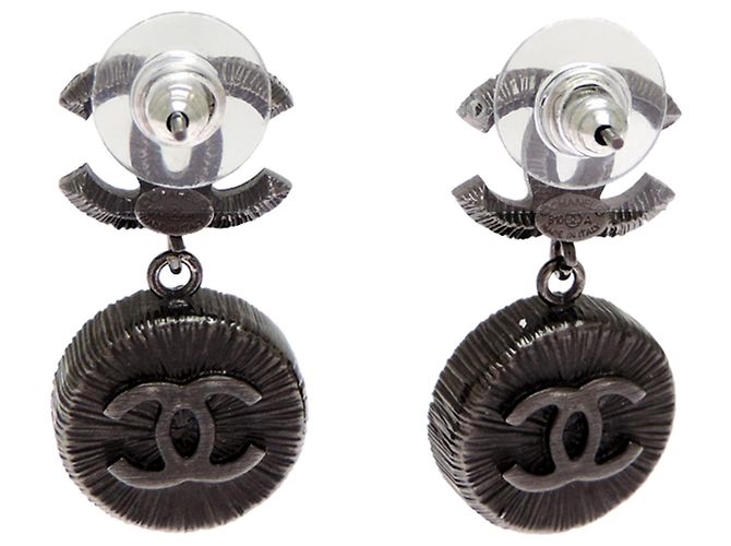 Pendientes de botón Chanel para mujer con strass Coco Mark - vista 3
