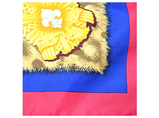 Hermès Foulard Hermes Carre 90 CASQUES et PLUMETS Rosso Blu Multicolore D'oro - vista 4