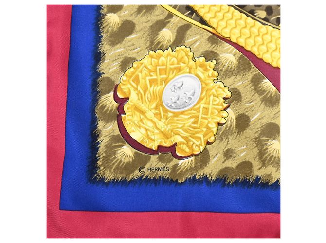 Hermès Foulard Hermes Carre 90 CASQUES et PLUMETS Rosso Blu Multicolore D'oro - vista 5