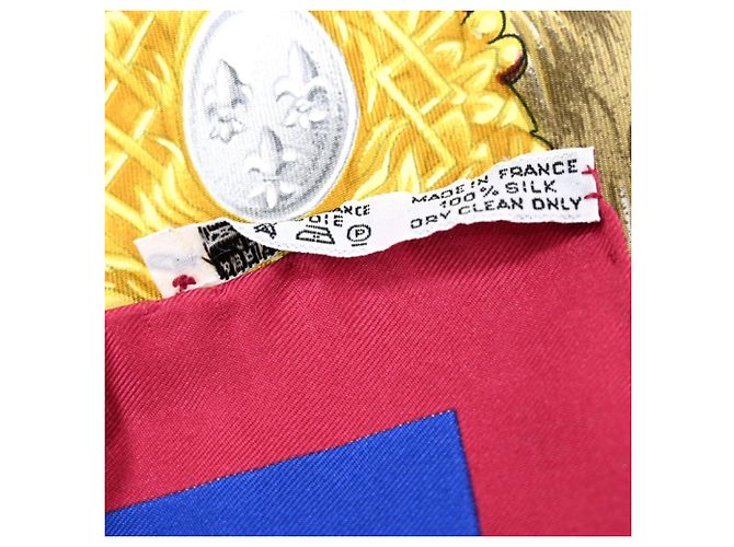 Hermès Foulard Hermes Carre 90 CASQUES et PLUMETS Rosso Blu Multicolore D'oro - vista 8
