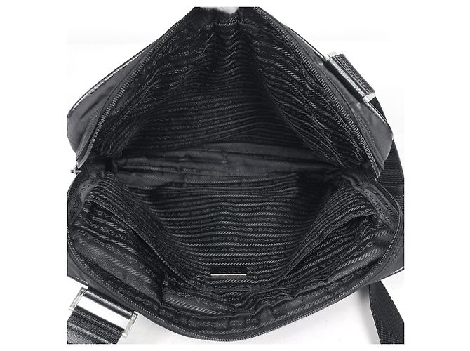 Borsa a tracolla Prada in nylon nero e pelle - vista 7