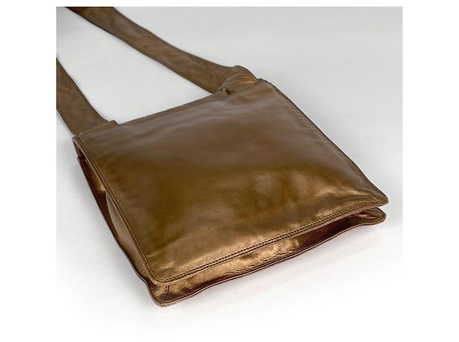 Borsa a tracolla Chanel in pelle bronzo - vista 2