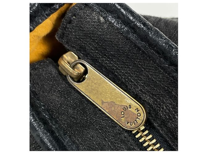 Borsa Louis Vuitton Neo Cabby MM Nero Monogramma - vista 4