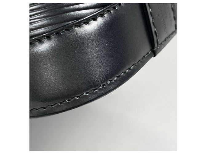 Borsa a tracolla Louis Vuitton Alma BB Marrone - vista 3