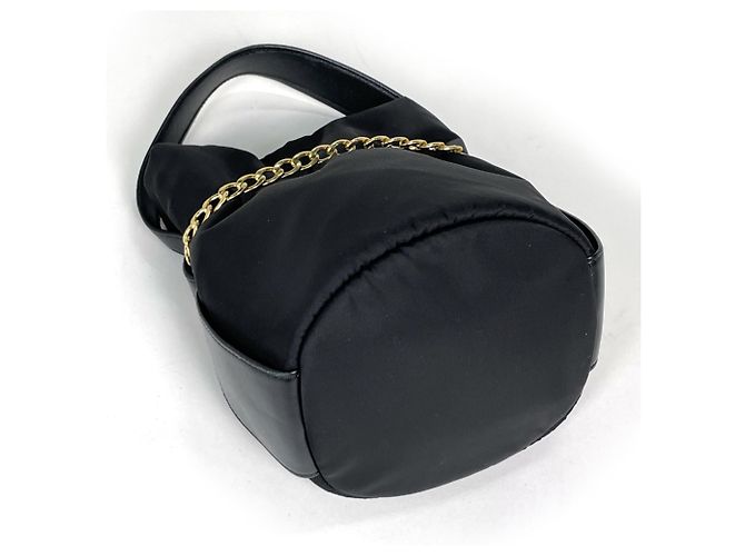 Bolso Prada Petit Sac Re-Nylon Negro - vista 2
