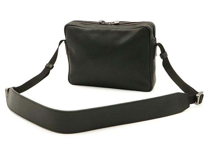 Borsa a tracolla Louis Vuitton Taiga PM Nero Grigio - vista 3