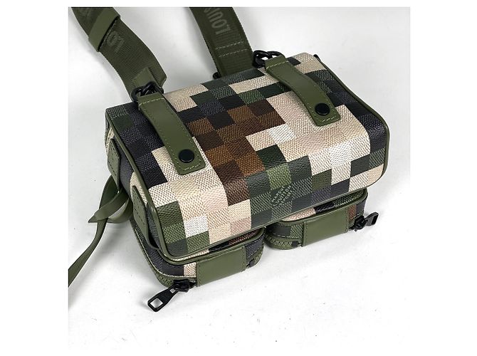 Borsa a tracolla portafoglio Louis Vuitton LV Trail Marrone Verde - vista 2