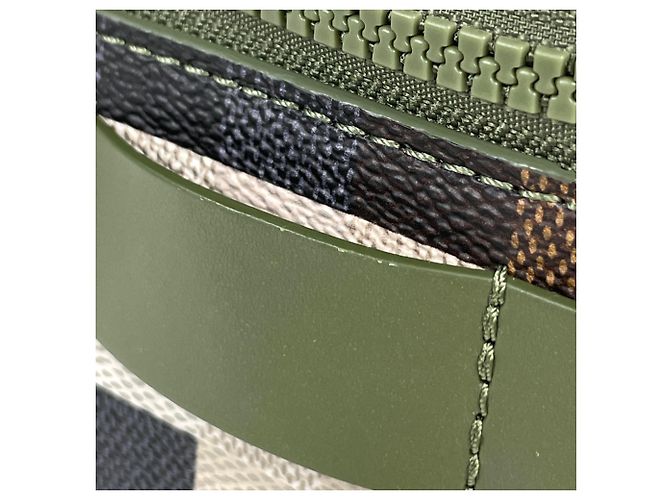 Borsa a tracolla portafoglio Louis Vuitton LV Trail Marrone Verde - vista 4