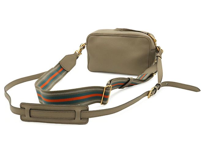 Prada Clutch aus Vitello Daino Grayish Leder Grau - Ansicht 3