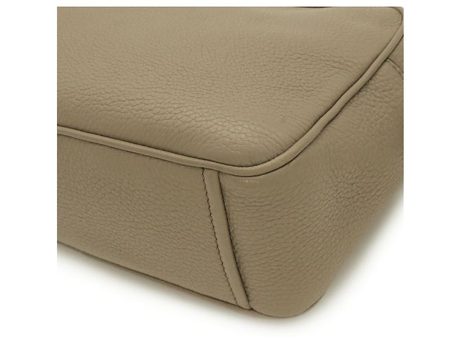 Prada Clutch aus Vitello Daino Grayish Leder Grau - Ansicht 4