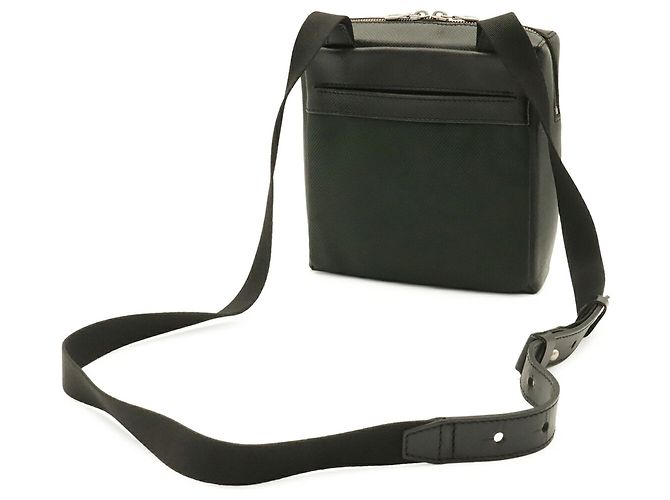 Sac à épaule Louis Vuitton Taiga Sayan Noir Gris - vue 3
