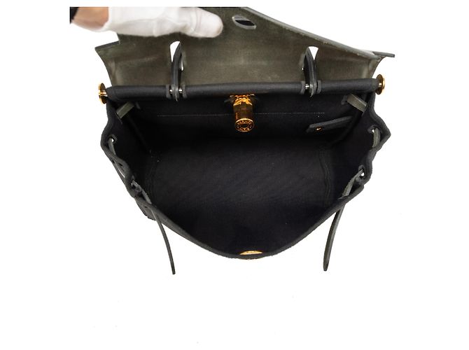 Hermès Herbag Zip 31 in Toile Military Nera e Vache Hunter Nero - vista 4
