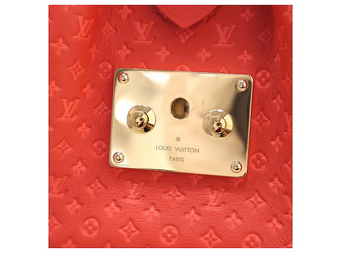 Borsa Nanogram Louis Vuitton in pelle di vitello goffrata rossa Rosso - vista 9
