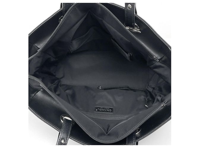 Chanel Shopper aus beschichtetem Canvas in Schwarz - Ansicht 10