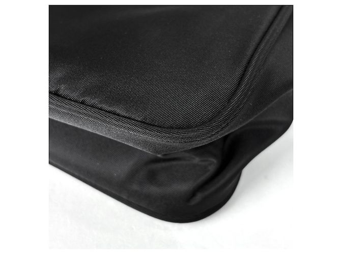 Bolsa de mão Prada em nylon preto - vista 3