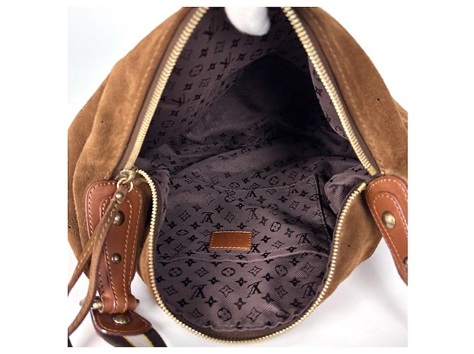 Borsa a tracolla Louis Vuitton Onata GM Cioccolato - vista 9