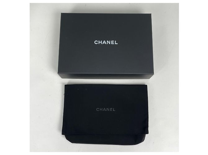 Portafoglio a spalla Chanel in vitello granulato bianco - vista 10