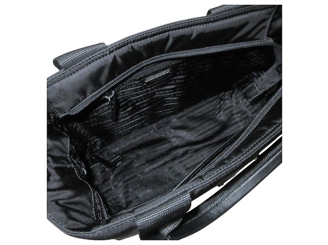 Prada Re-Nylon Handtaschen-Pouch Schwarz - Ansicht 12