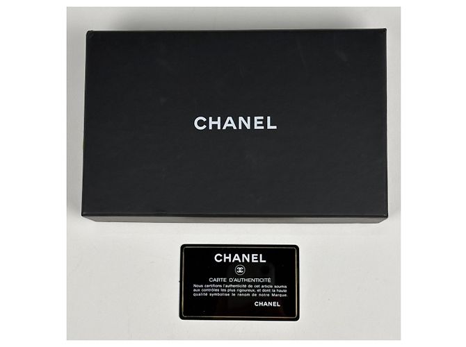 Cartera tri-fold Chanel en piel de becerro granulada negra Negro - vista 7