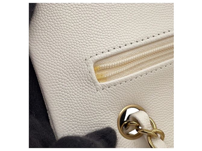 Borsa a tracolla Chanel Matelassé con catena bianca Bianco - vista 10