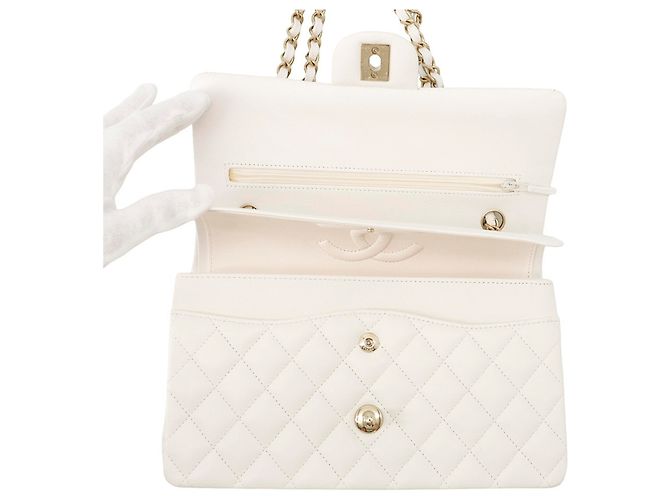 Borsa a tracolla Chanel Matelassé con catena bianca Bianco - vista 6