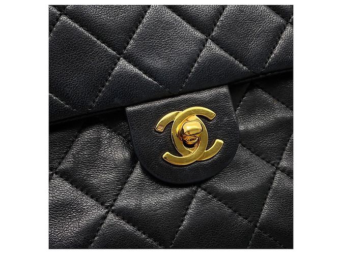 Borsa a tracolla con catena Chanel Matelassé in pelle d'agnello nera Nero - vista 12