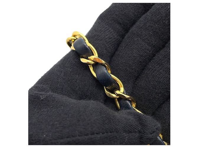 Borsa a tracolla con catena Chanel Matelassé in pelle d'agnello nera Nero - vista 14