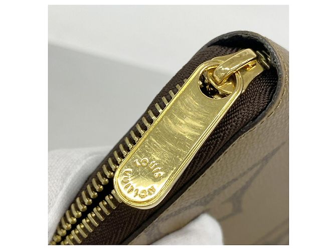 Cartera Zippy Monogram Giant Reverse Louis Vuitton Castaño - vista 6