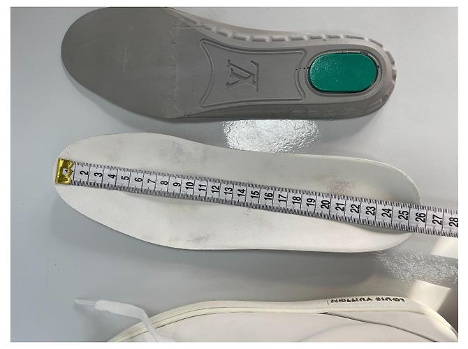 Louis Vuitton Frontrow Sneakers in pelle bianca Bianco - vista 15