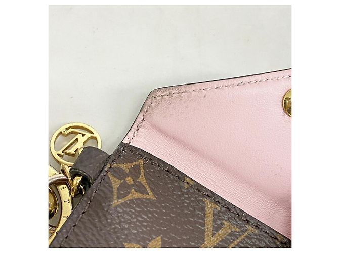 Louis Vuitton Monogram Portefeuille Kirigami Keychain Charm Marrone - vista 4