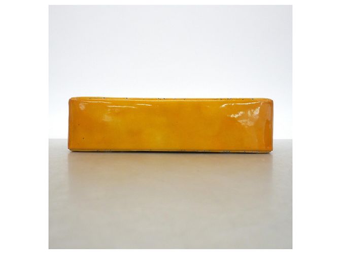 Borsa a tracolla Chanel in pelle verniciata gialla Giallo - vista 3
