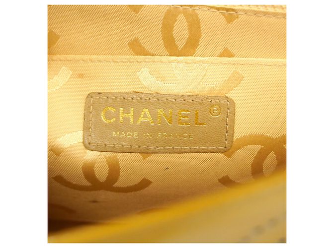 Borsa a tracolla Chanel in pelle verniciata gialla Giallo - vista 5